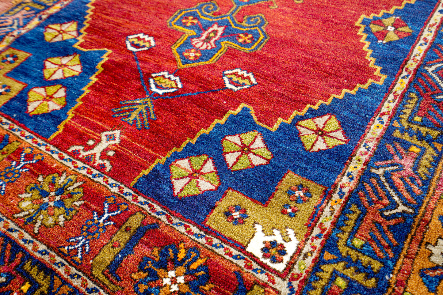 Anatolian Hand Woven Nomadic Yahyali Rug