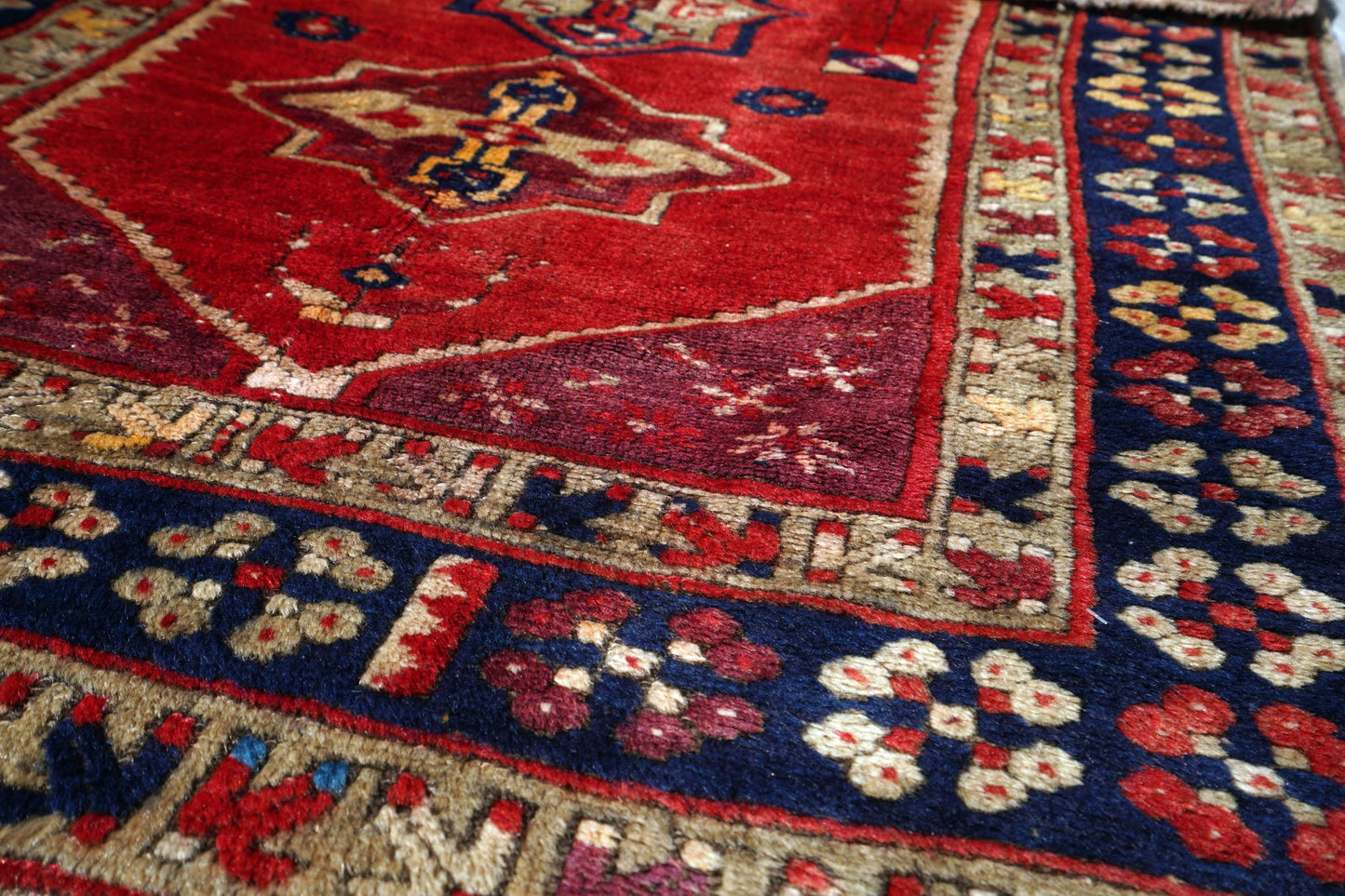 Anatolian Hand Woven Nomadic Nigde-Fertek Rug